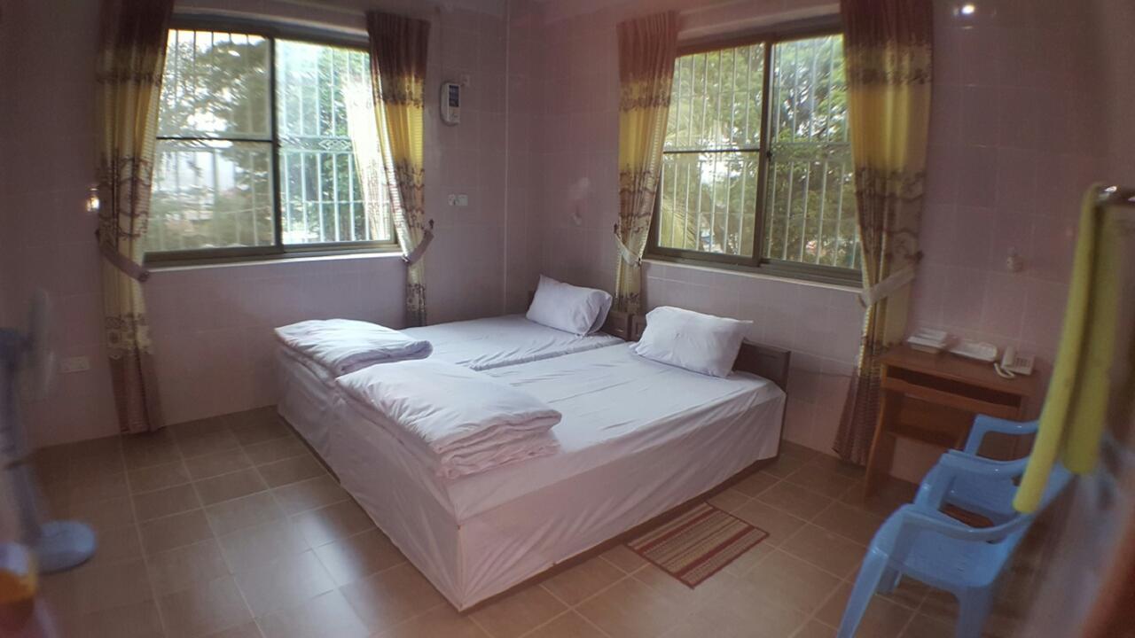 Red Dragon Hotel Hsipaw Exteriér fotografie