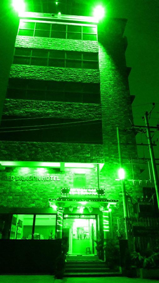 Red Dragon Hotel Hsipaw Exteriér fotografie